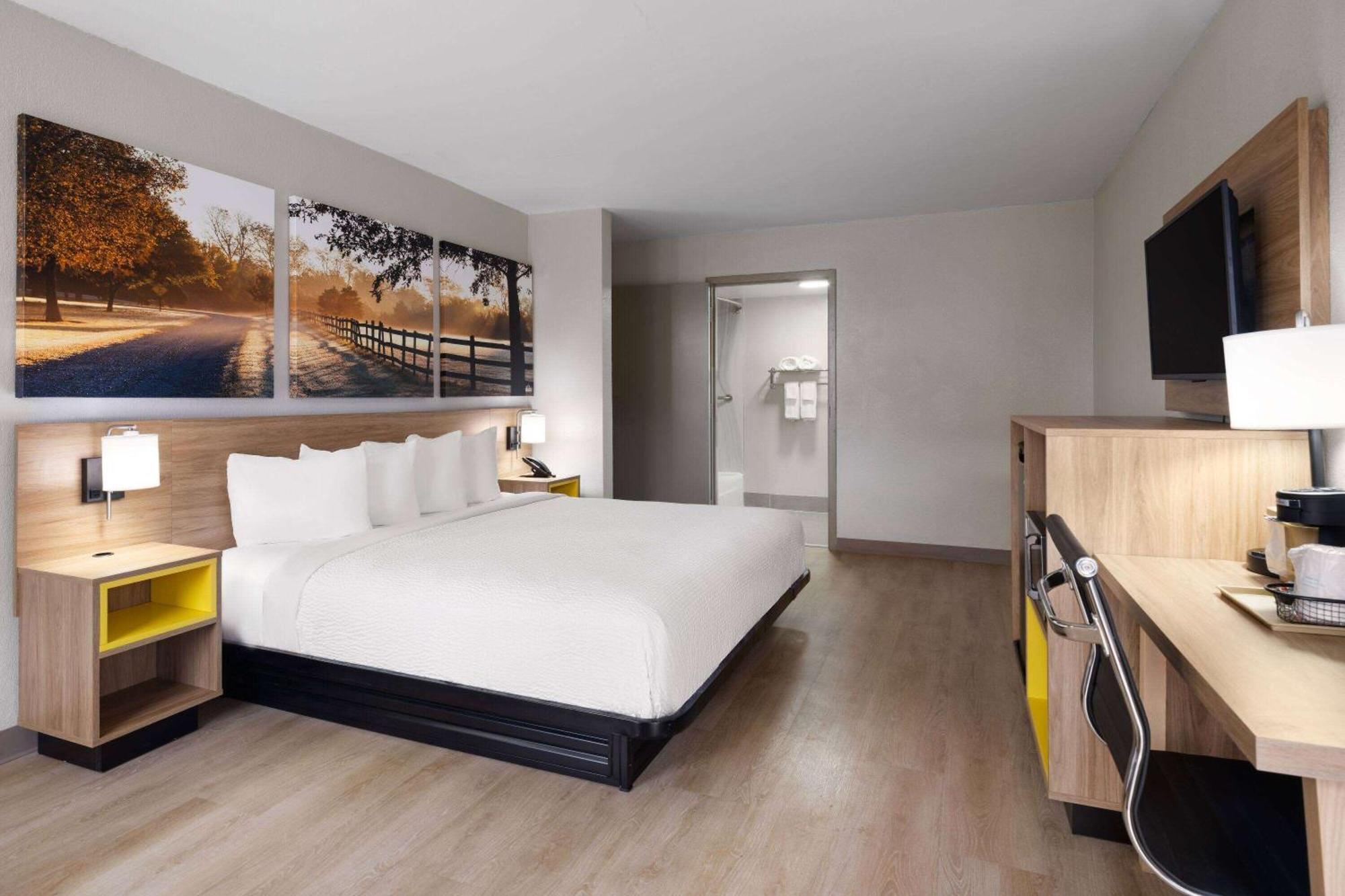 Days-Inn By Wyndham Montgomery I-85 Екстериор снимка