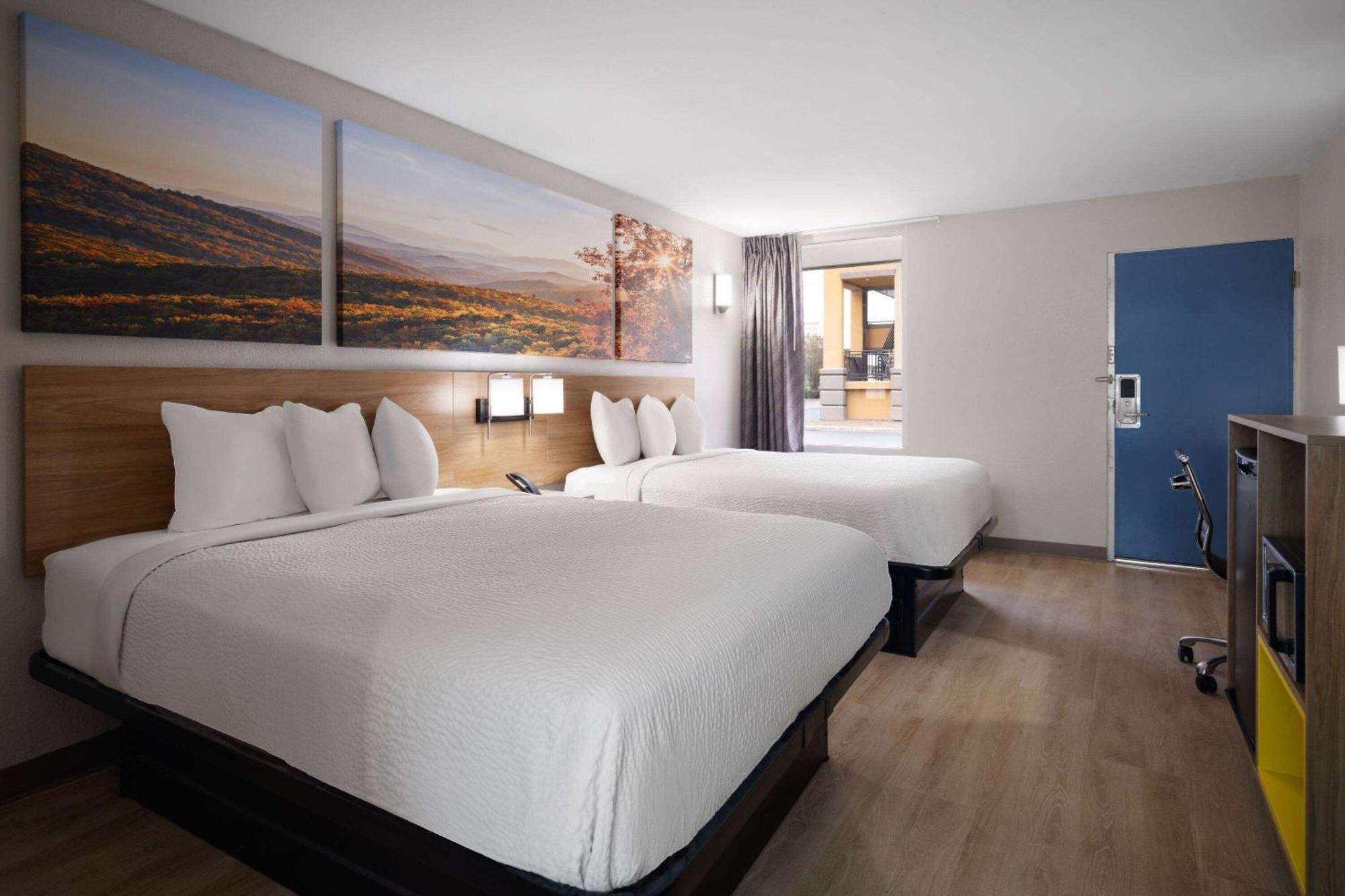 Days-Inn By Wyndham Montgomery I-85 Екстериор снимка