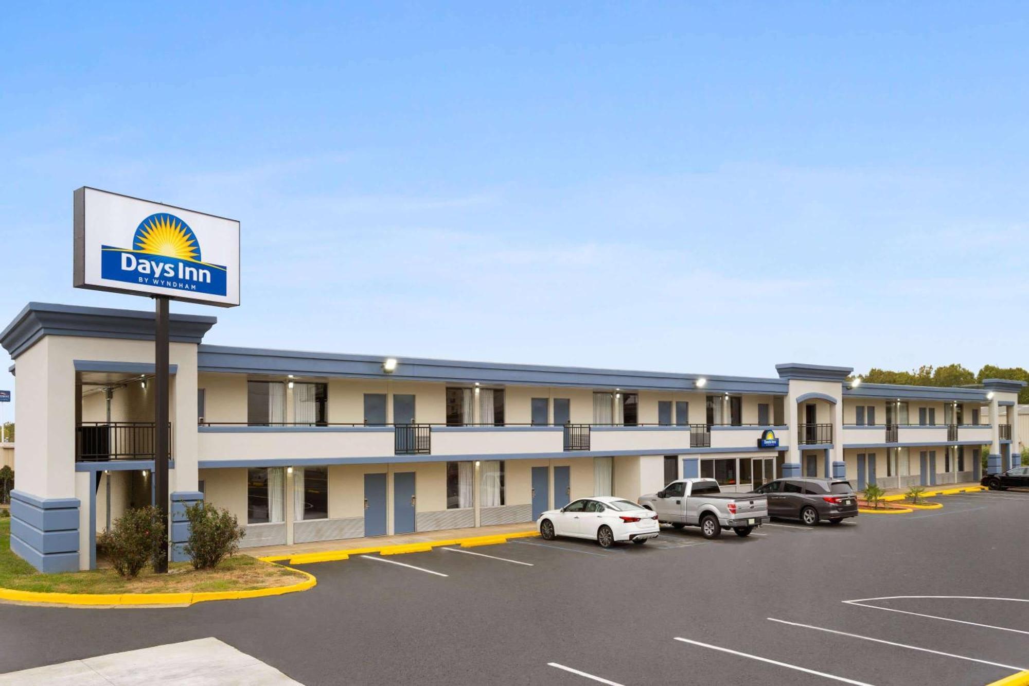 Days-Inn By Wyndham Montgomery I-85 Екстериор снимка