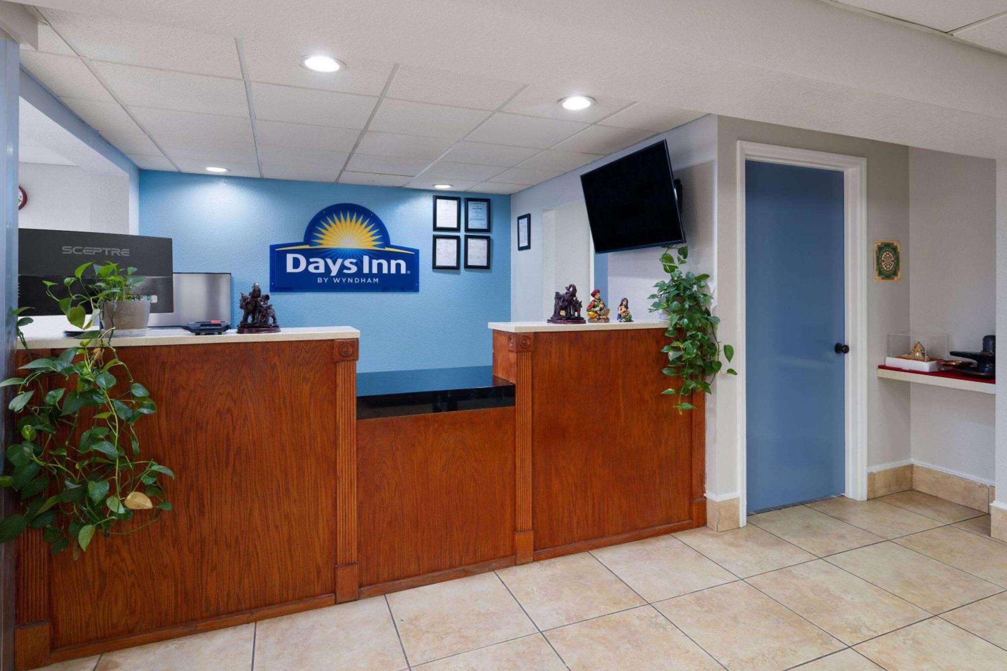 Days-Inn By Wyndham Montgomery I-85 Екстериор снимка